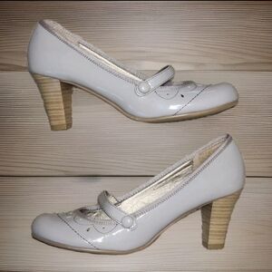 VTG MUDD Y2K “Gibbson” Mary Jane Heels – Size 8 – Taupe – Like New! ✨Step back